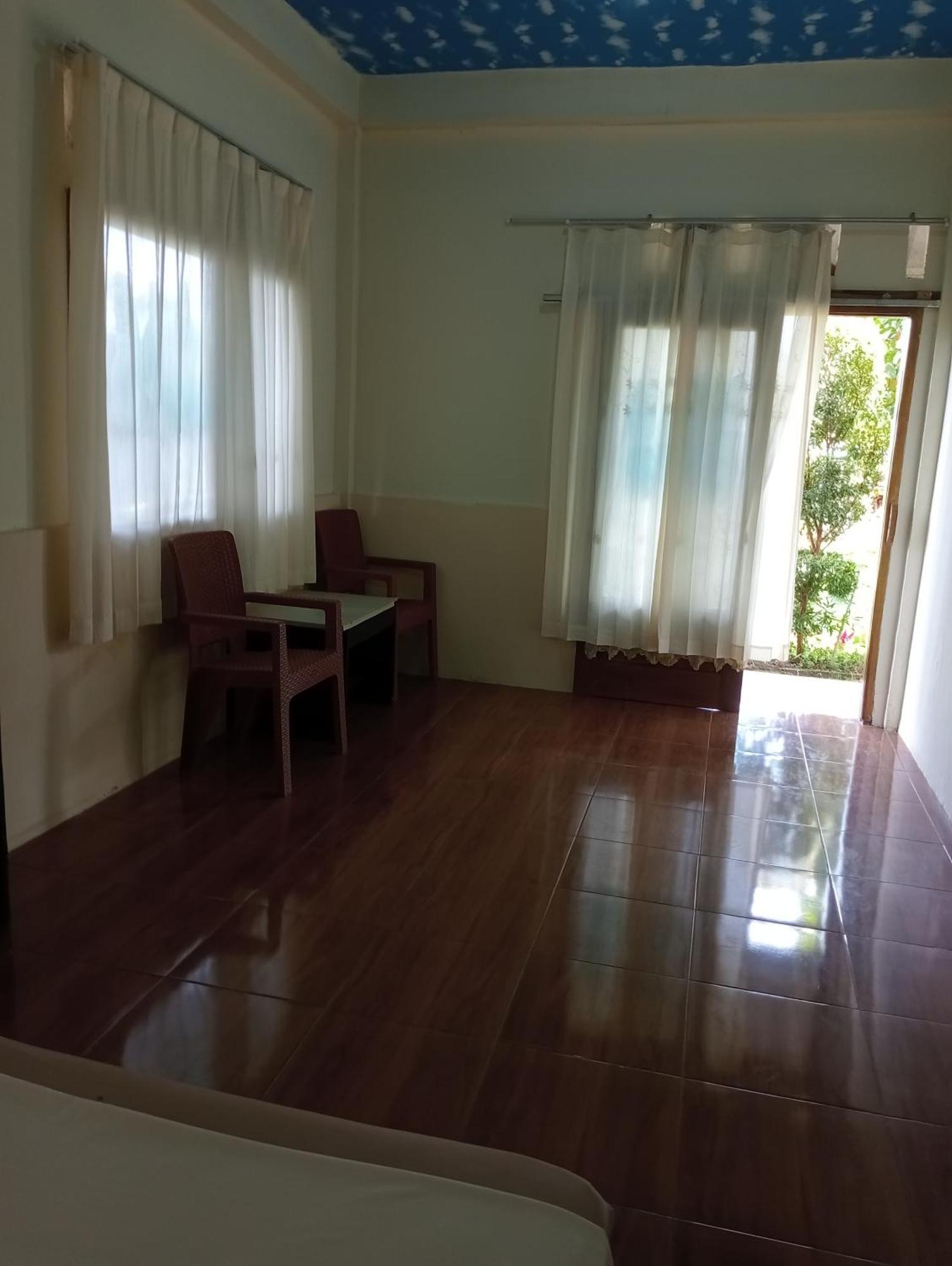 The Daun Puntik Homestay Pemenang 外观 照片