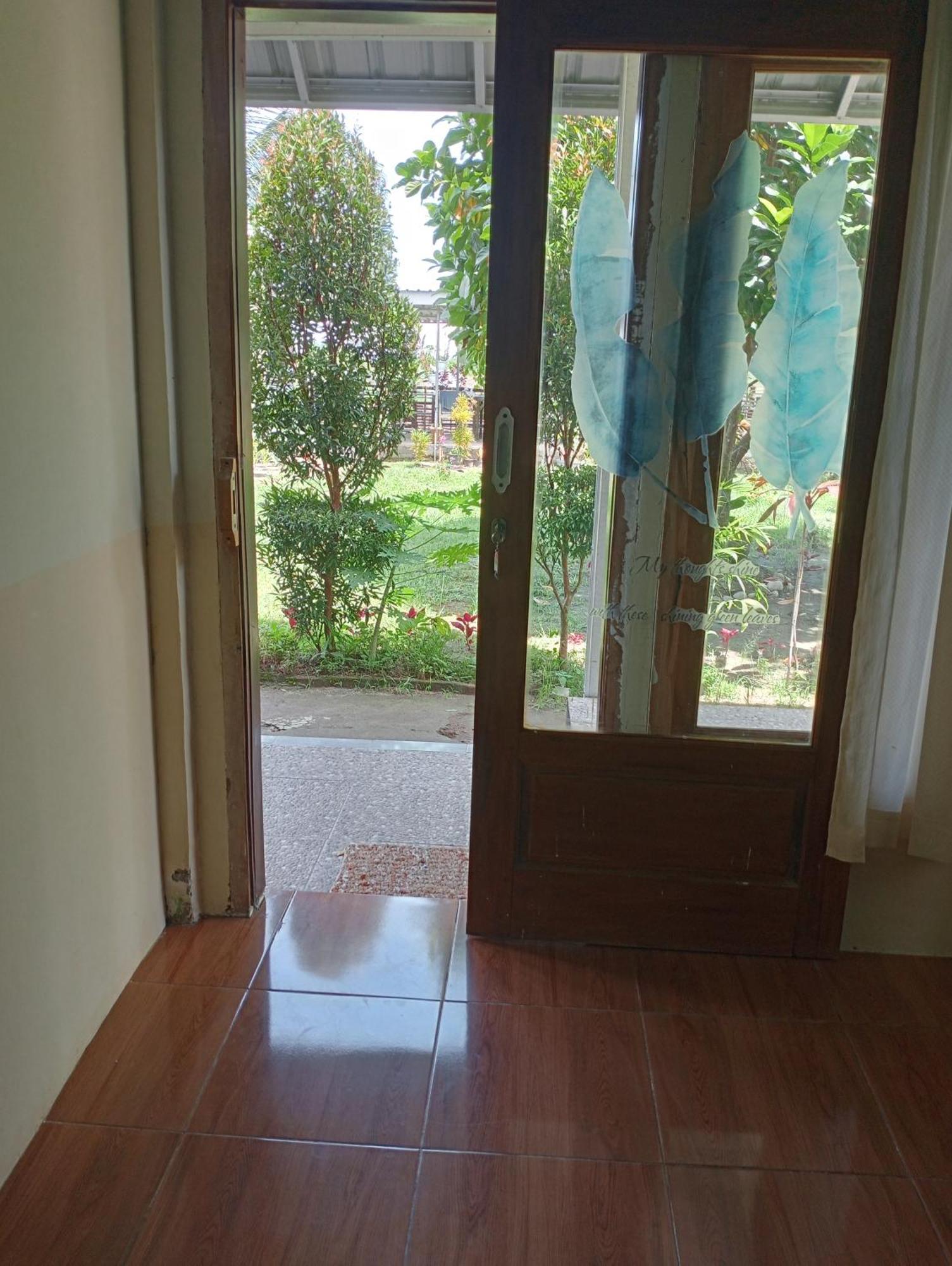 The Daun Puntik Homestay Pemenang 外观 照片